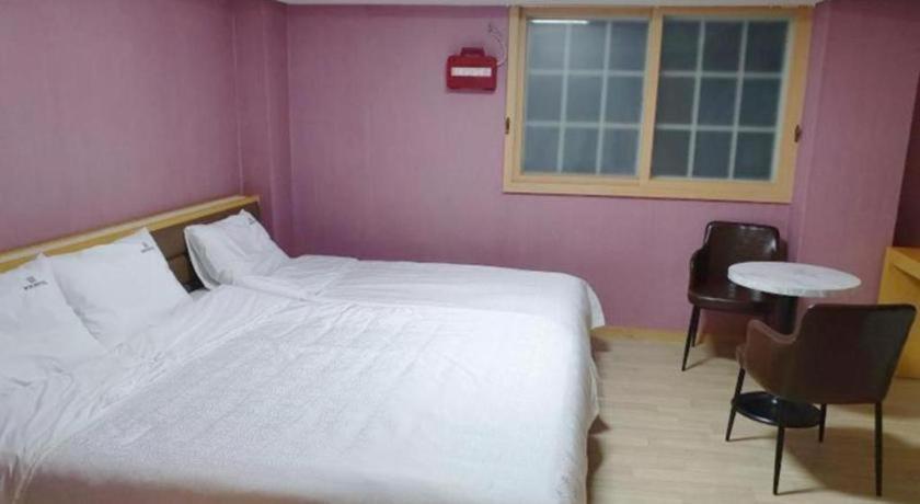 Geoje Win Hotel Екстер'єр фото