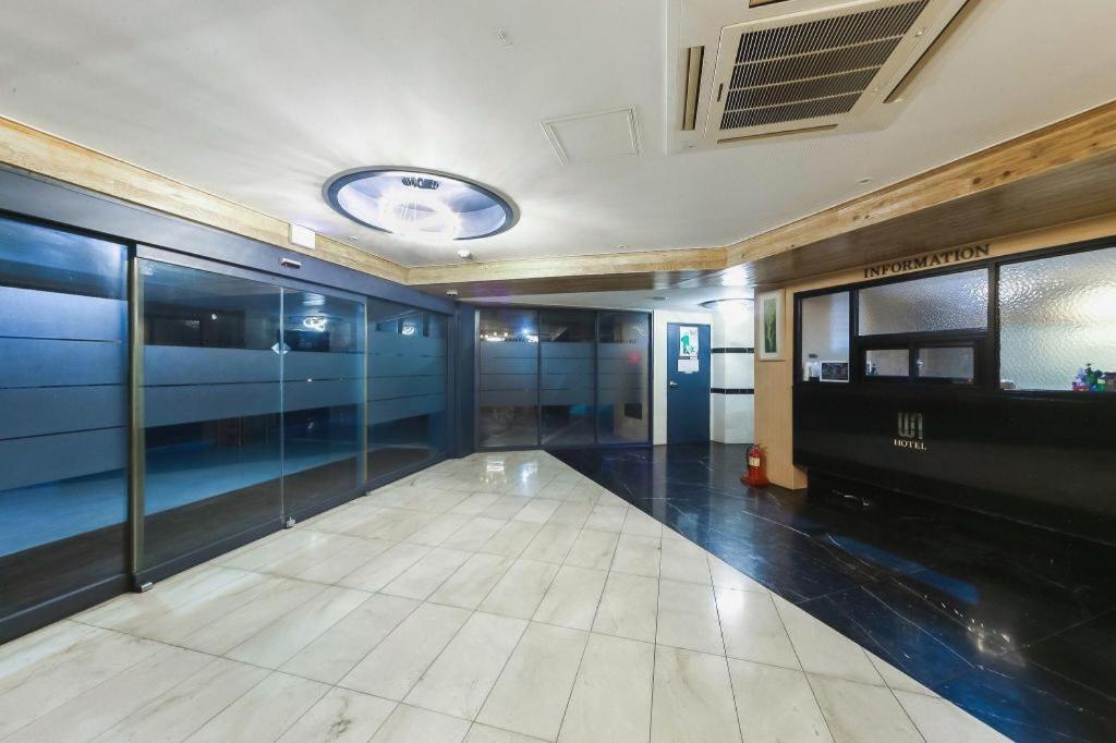 Geoje Win Hotel Екстер'єр фото
