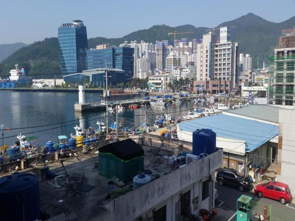 Geoje Win Hotel Екстер'єр фото
