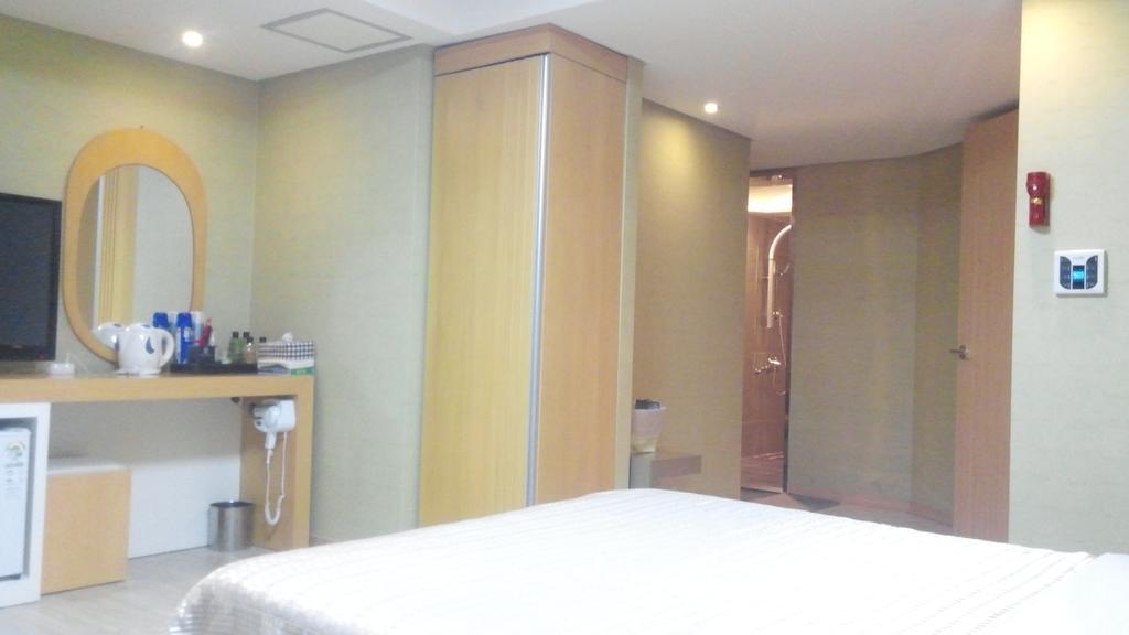 Geoje Win Hotel Номер фото